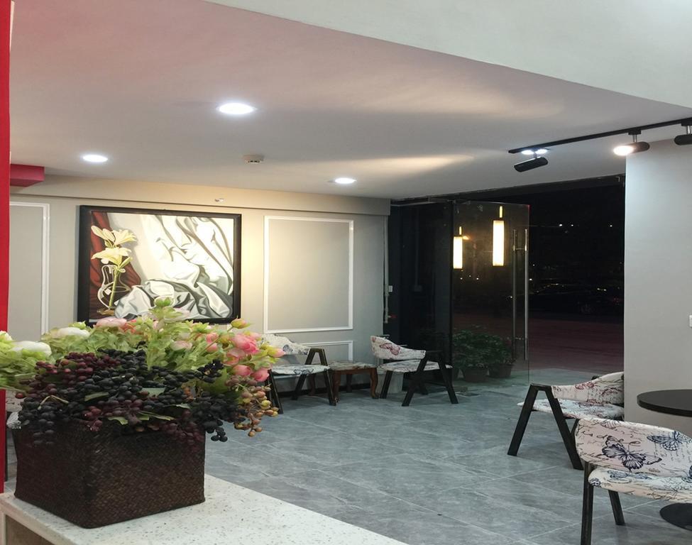 April Fair Duplex Apartment Guangzhou South Railway Station Ao Yuan Yue Shi Dai Branch מראה חיצוני תמונה